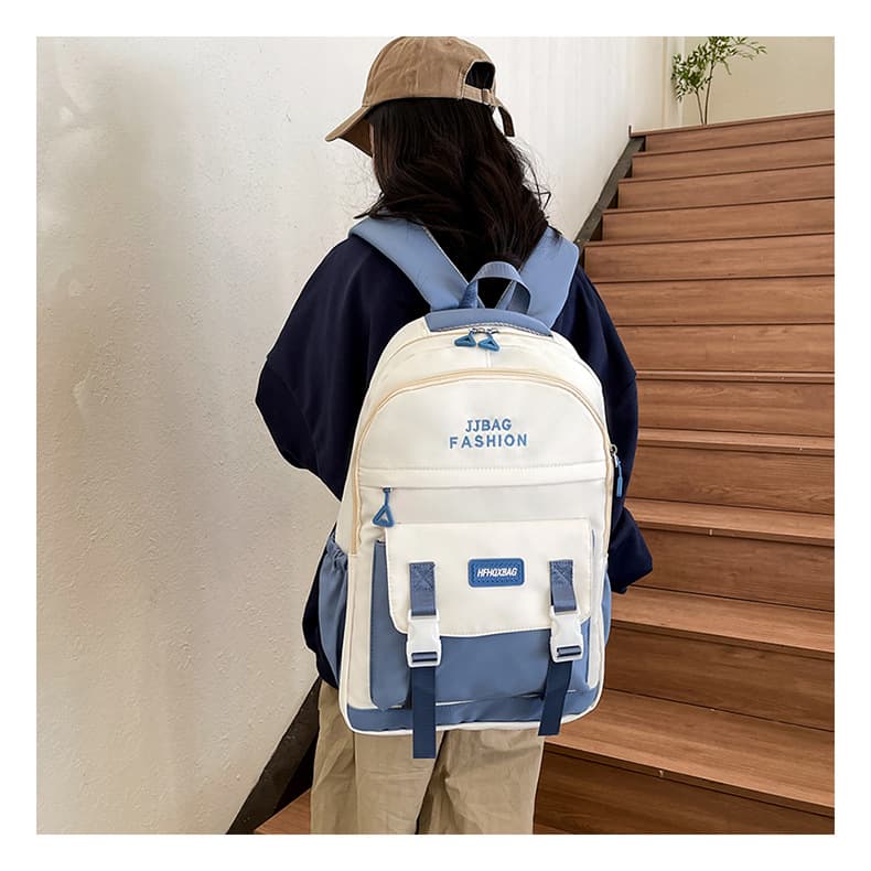高校生 リュック 学生向け機能的ポケット付きデイリーリュック
