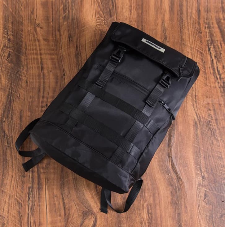高校生リュック 旅行 本格派冒険スタイル多機能バックパック