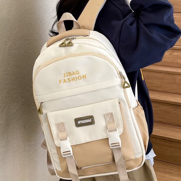 高校生 リュック 学生向け機能的ポケット付きデイリーリュック