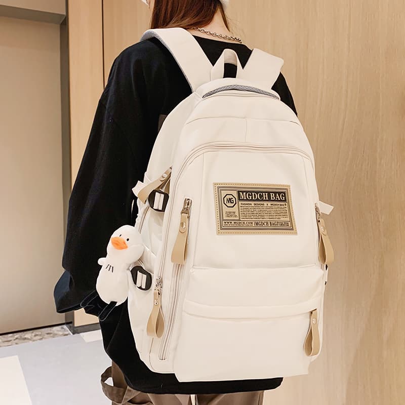 高校生 リュック 通学シーンを彩る機能美リュック