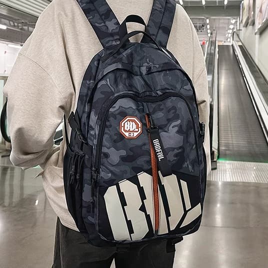 高校生 リュック スポーティー学生向け多機能バックパック