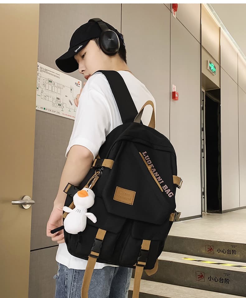 高校生 リュック 学生向け ふわもこマスコット付きデイパック