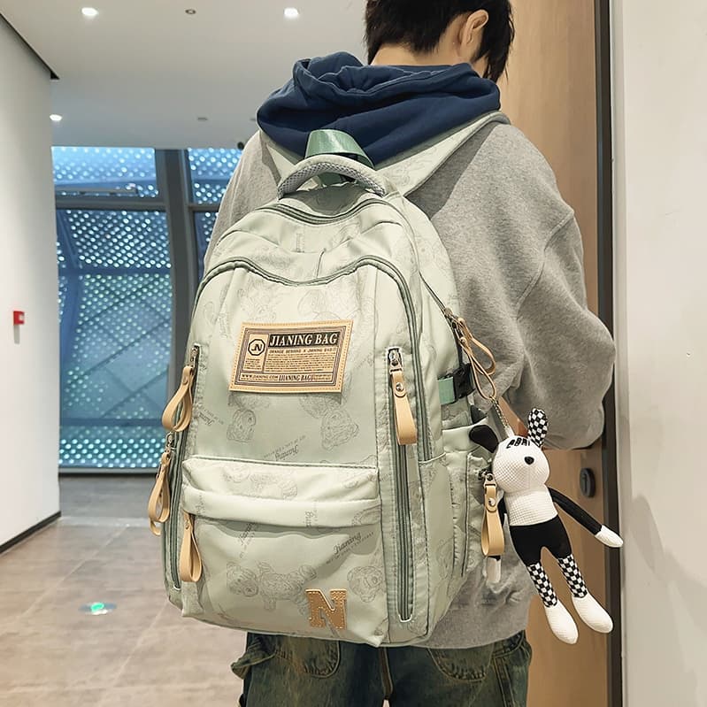 高校生 リュック キャラクター刺繍入り学生リュック