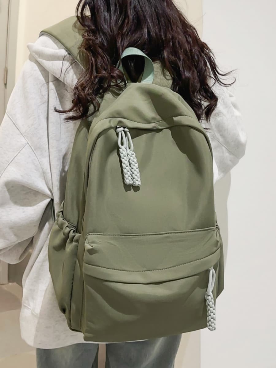 高校生 リュック かわいい縫製デザイン軽量リュック