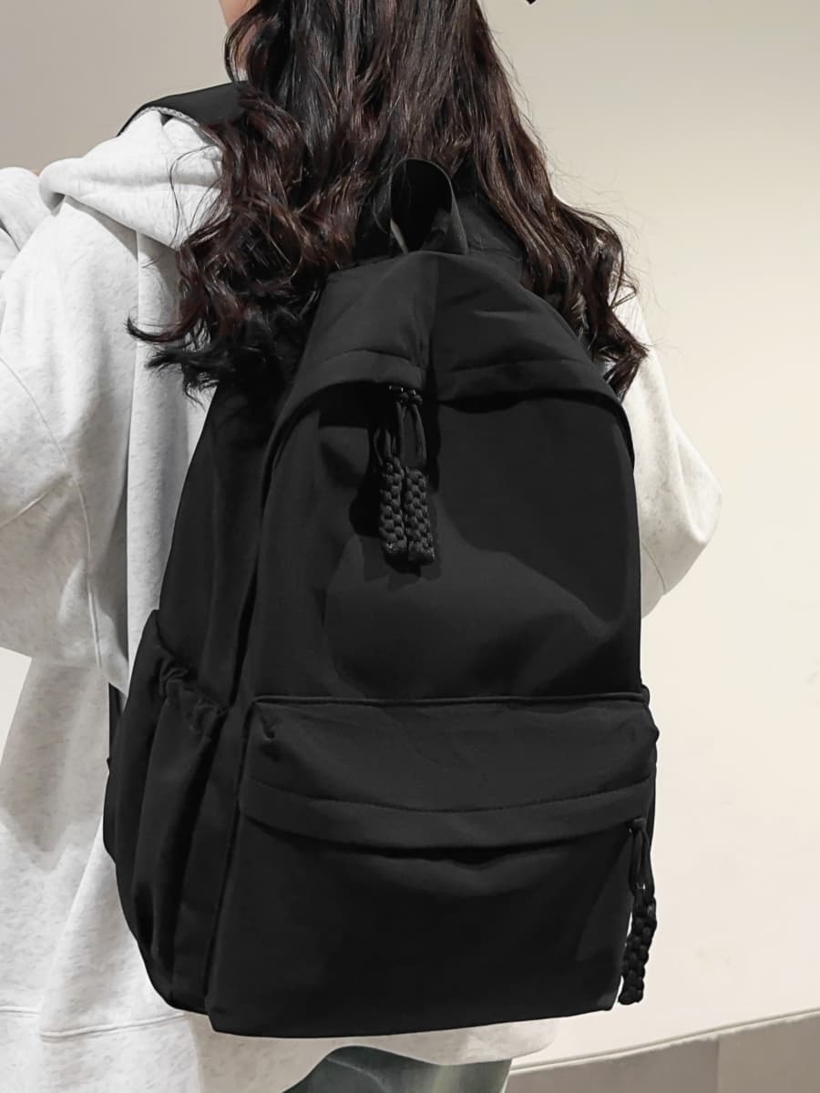 高校生 リュック かわいい縫製デザイン軽量リュック